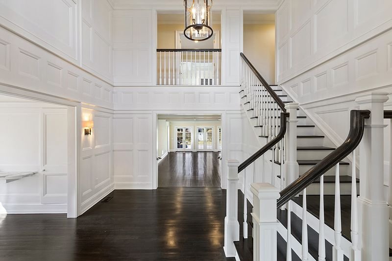 Moulding in the room