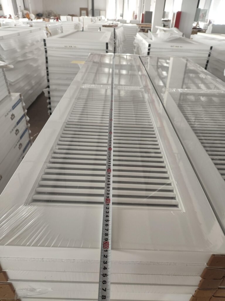 Wholesale Louvered Doors in the Factory